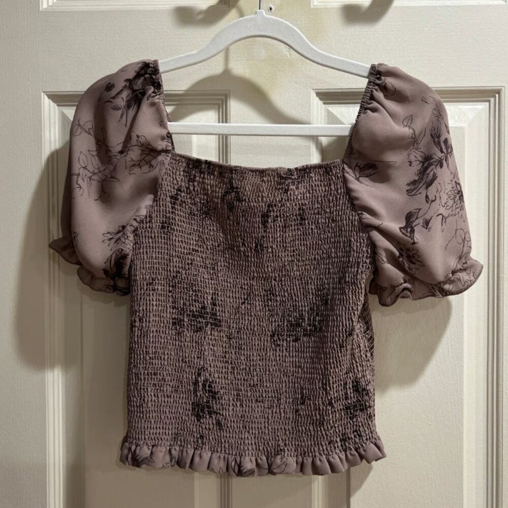 Women’s ruched smocked floral tee
